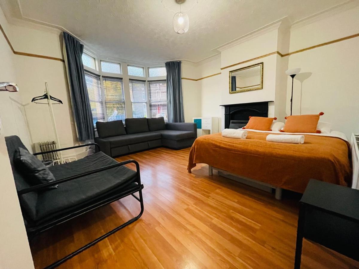 Fishponds Lodge Bristol Bagian luar foto