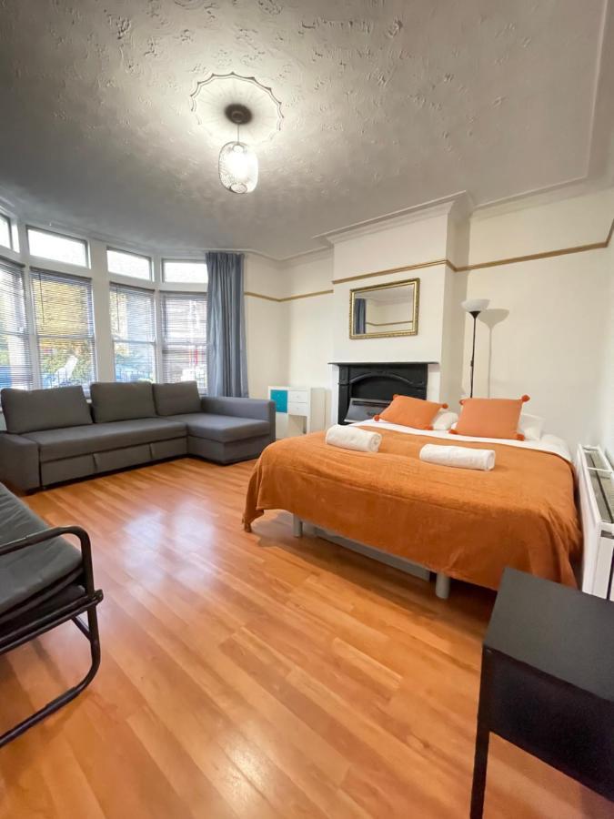 Fishponds Lodge Bristol Bagian luar foto