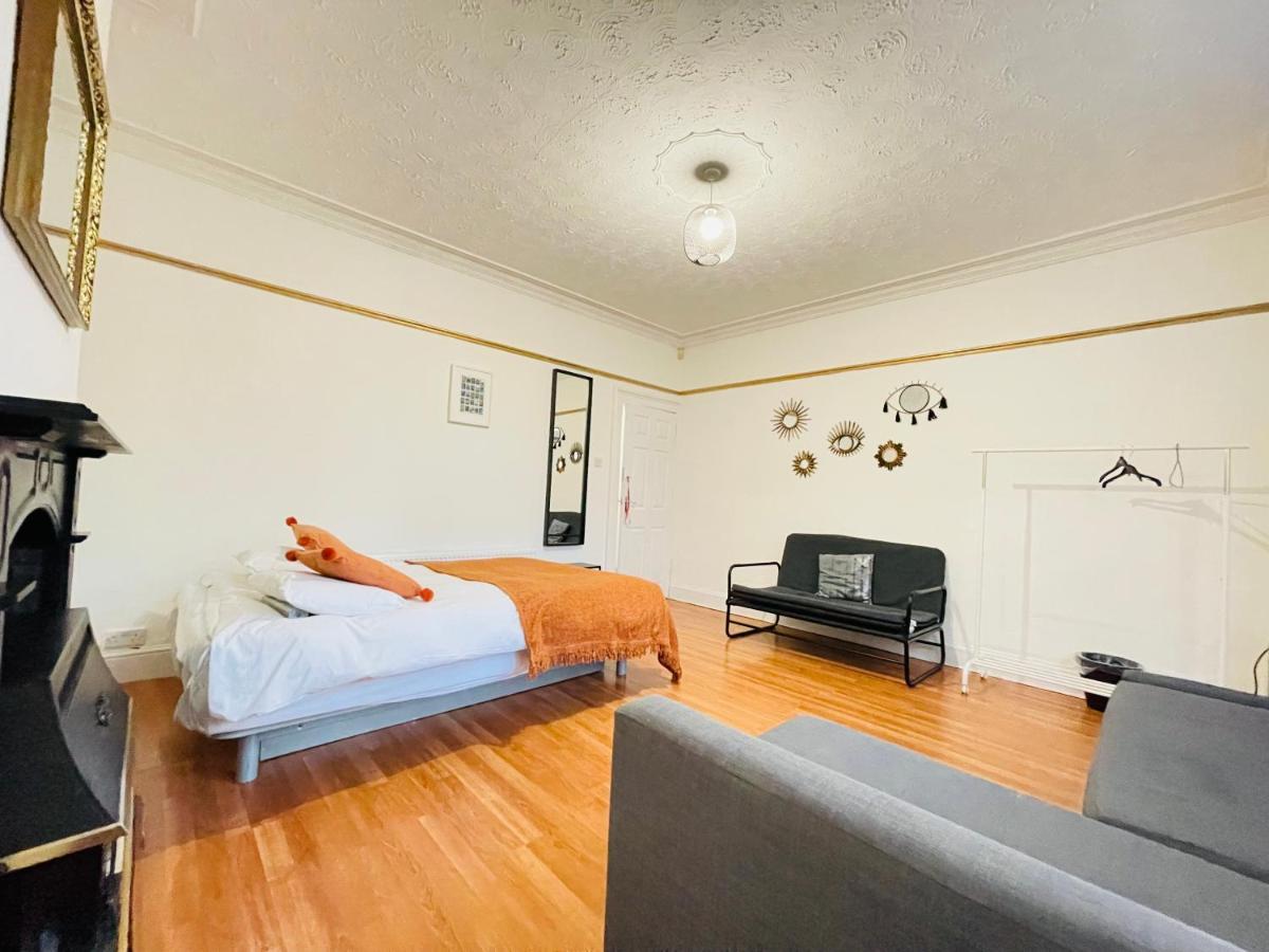 Fishponds Lodge Bristol Bagian luar foto