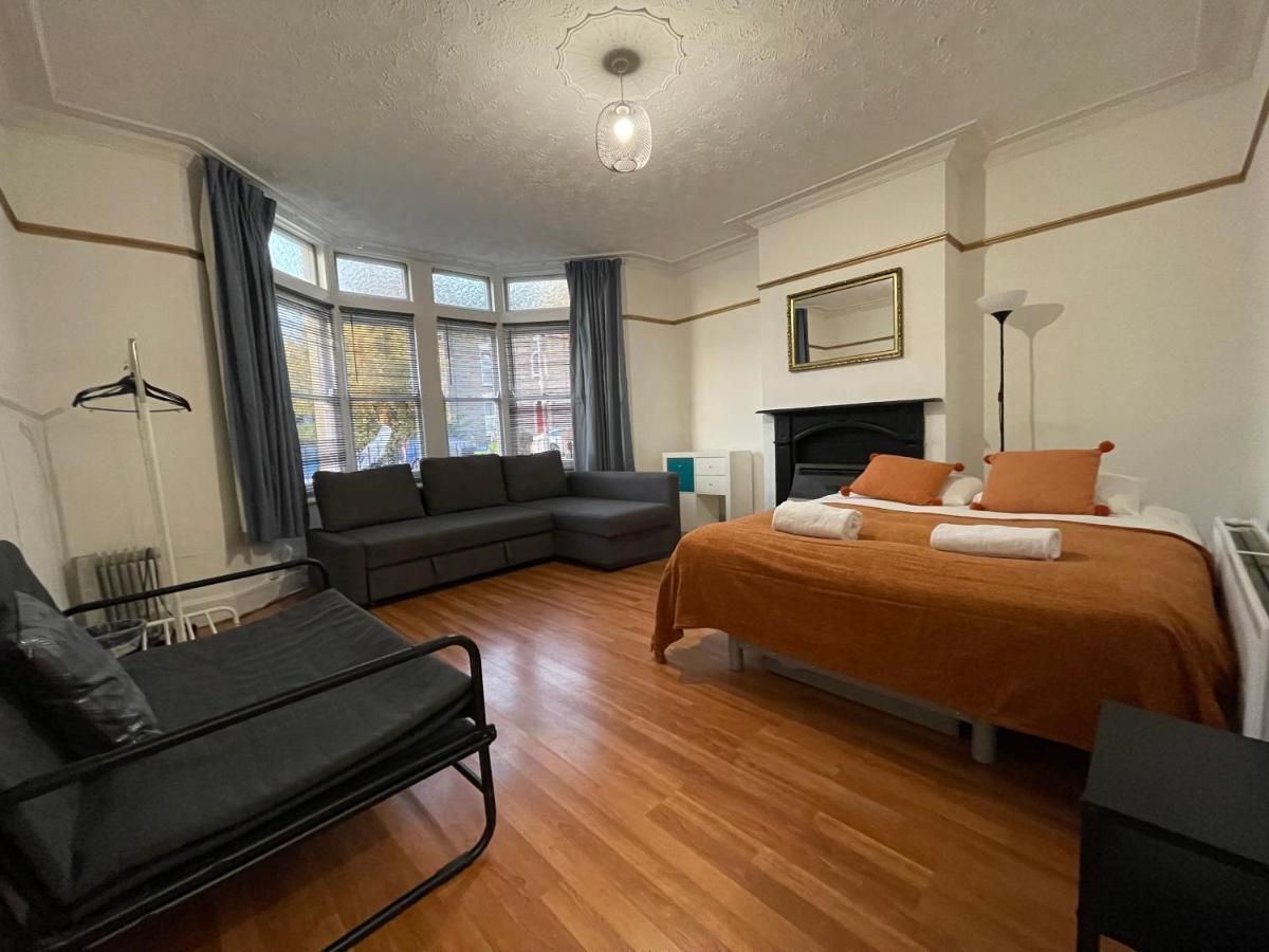 Fishponds Lodge Bristol Bagian luar foto